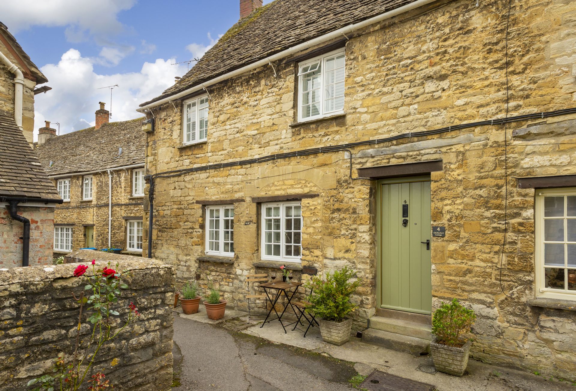 Finest Holidays - Old Burford Cottage