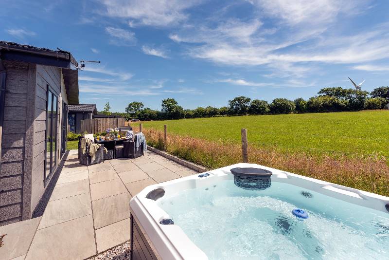 Finest Holidays - Forget Me Not Lodge, 4 Roadford Lake Lodges