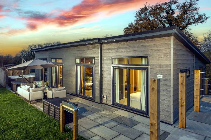 Finest Holidays - Hawthorne Lodge, 15 Roadford Lake Lodges