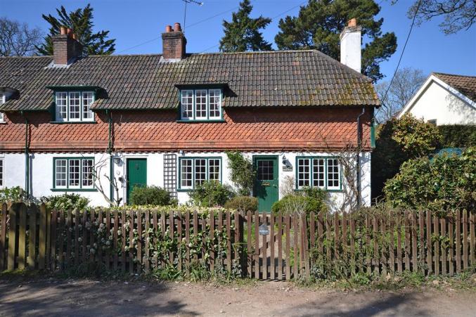 Finest Holidays - Oak Tree Cottage
