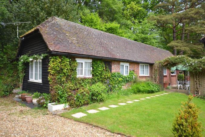 Finest Holidays - Gorley Firs Cottage