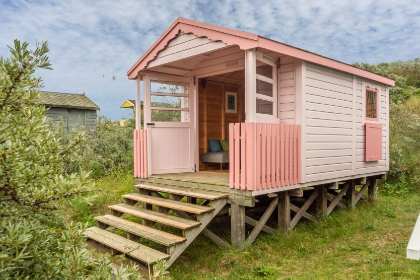 Finest Holidays - Shrimpers Beach Hut