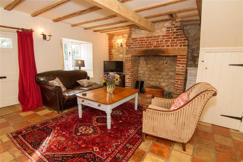 Finest Holidays - Ivy Cottage (Thornham)