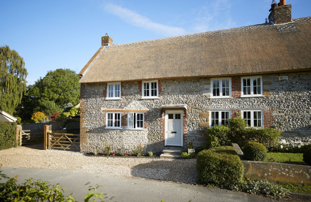Finest Holidays - Coombe Cottage