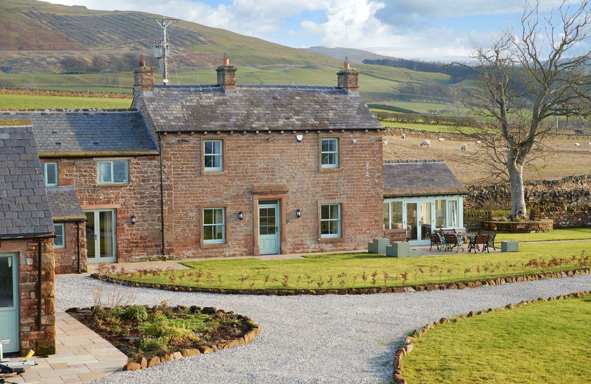 Finest Holidays - Todd Hills Hall Farmhouse and Vale Croft