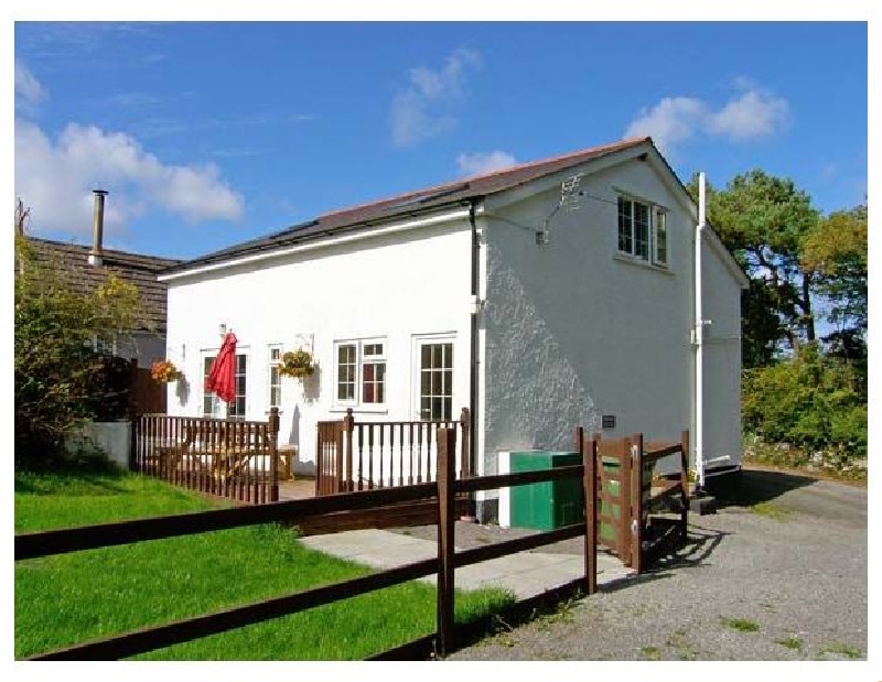 Finest Holidays - Farmhouse Cottage