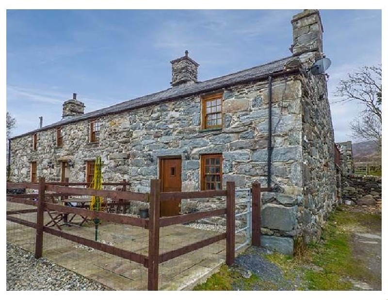 Finest Holidays - Cwm Yr Afon Cottage