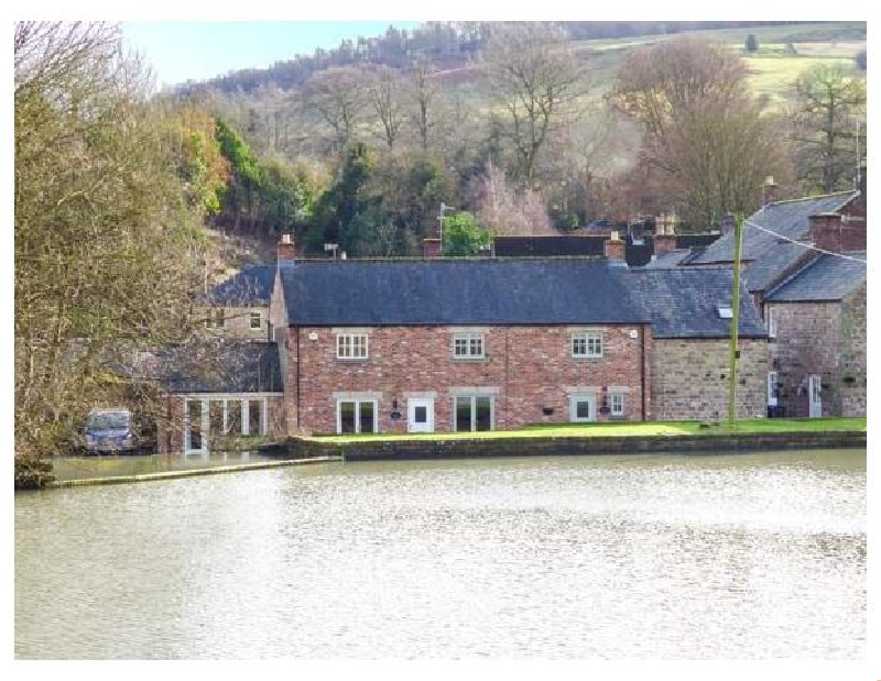 Finest Holidays - Weir Cottage on the Mill Pond