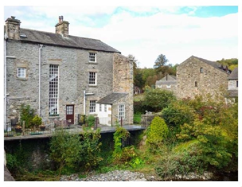 Finest Holidays - Bridge End Cottage