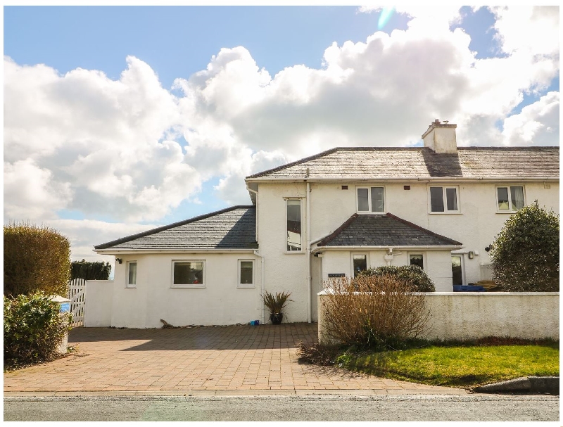 Finest Holidays - The Beach House Criccieth