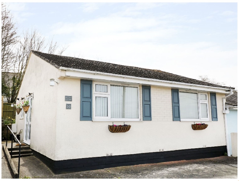 Finest Holidays - Hillview Cottage