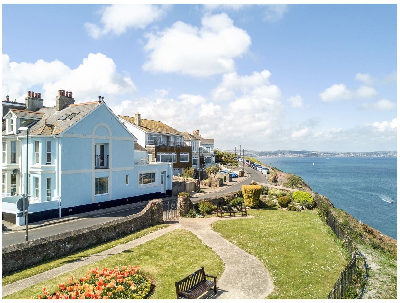 Finest Holidays - Panoramic Cottage