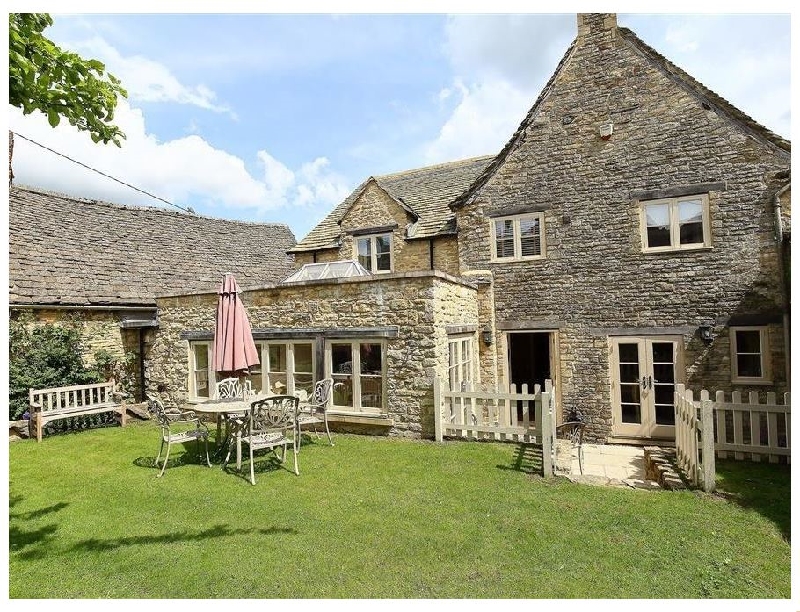 Finest Holidays - Coach House Burford