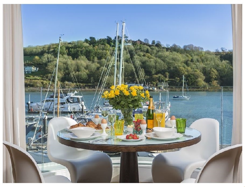 Finest Holidays - 32 Dart Marina