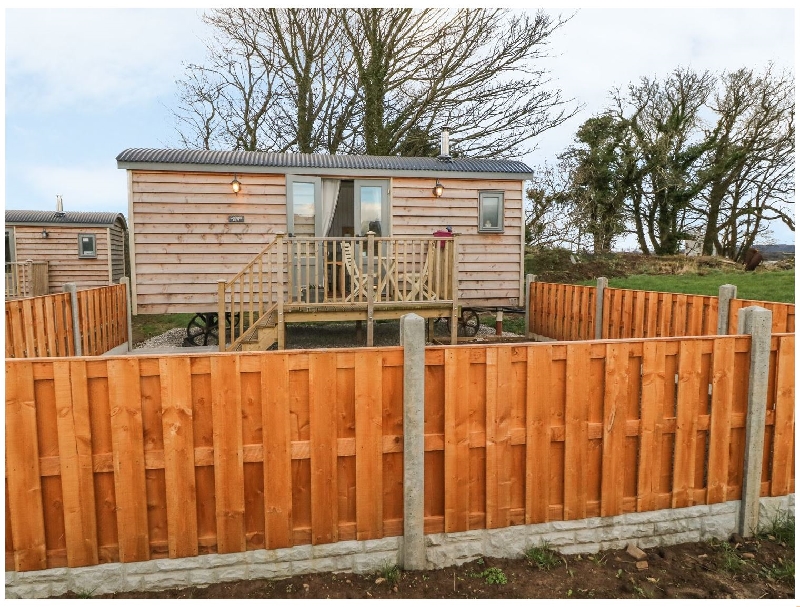 Finest Holidays - Cassie's Shepherd's Hut