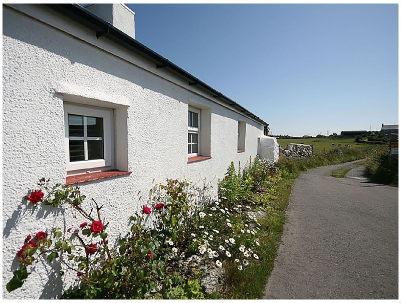 Finest Holidays - Farm Cottage