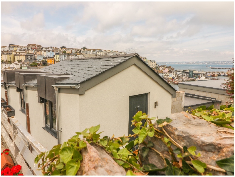 Finest Holidays - Harbour View Retreat