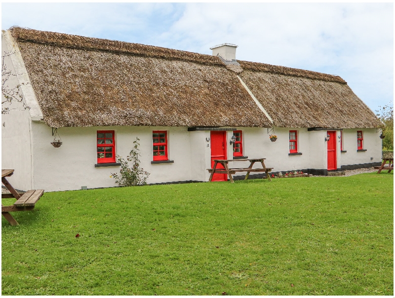 Finest Holidays - No. 10 Tipperary Thatched Cottage