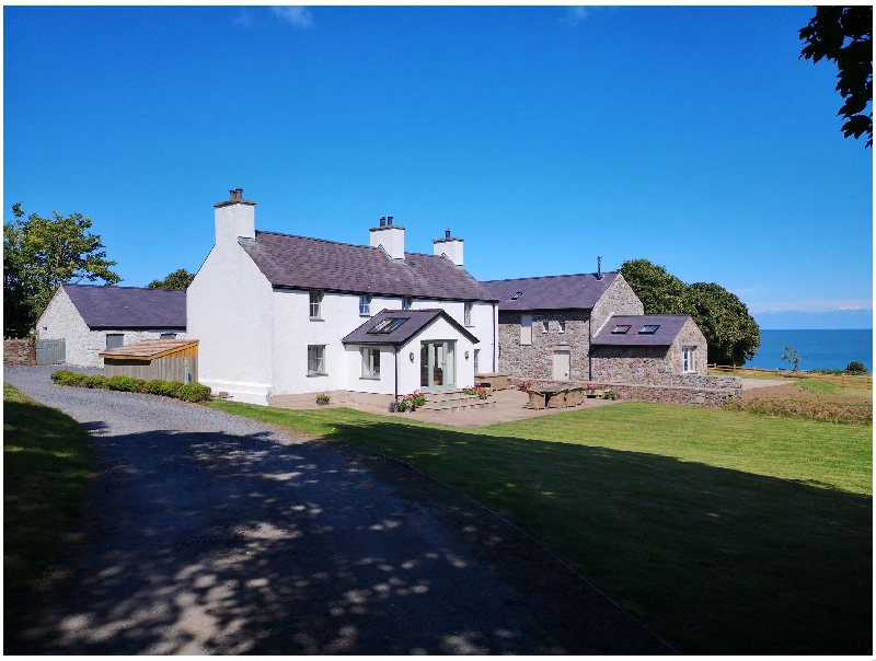 Finest Holidays - Penrhyn Barn