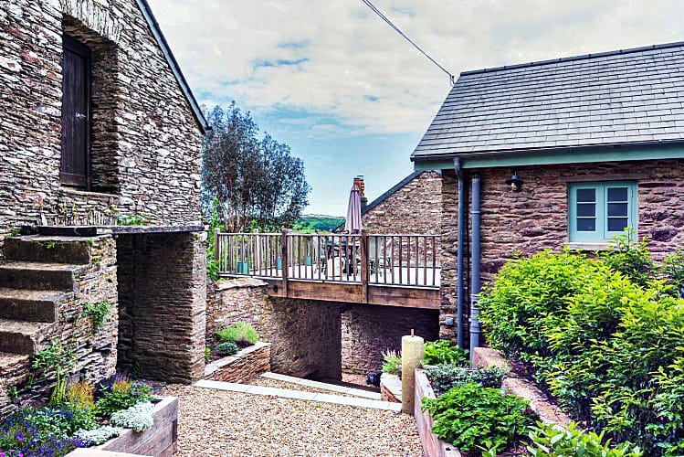 Finest Holidays - Farriers Cottage, Chipton Barton