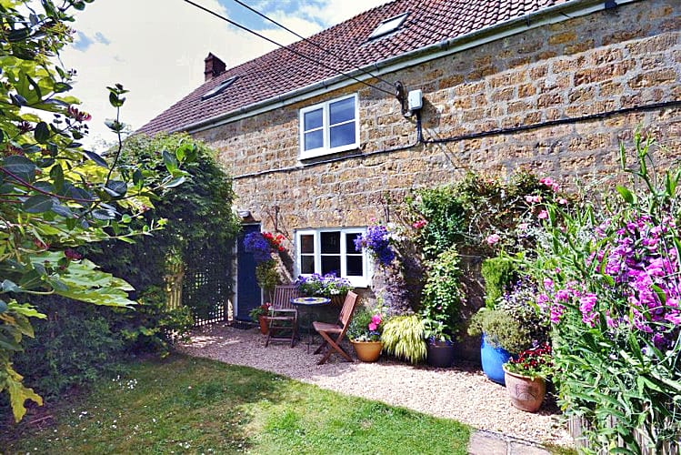 Finest Holidays - Perhay Cottage